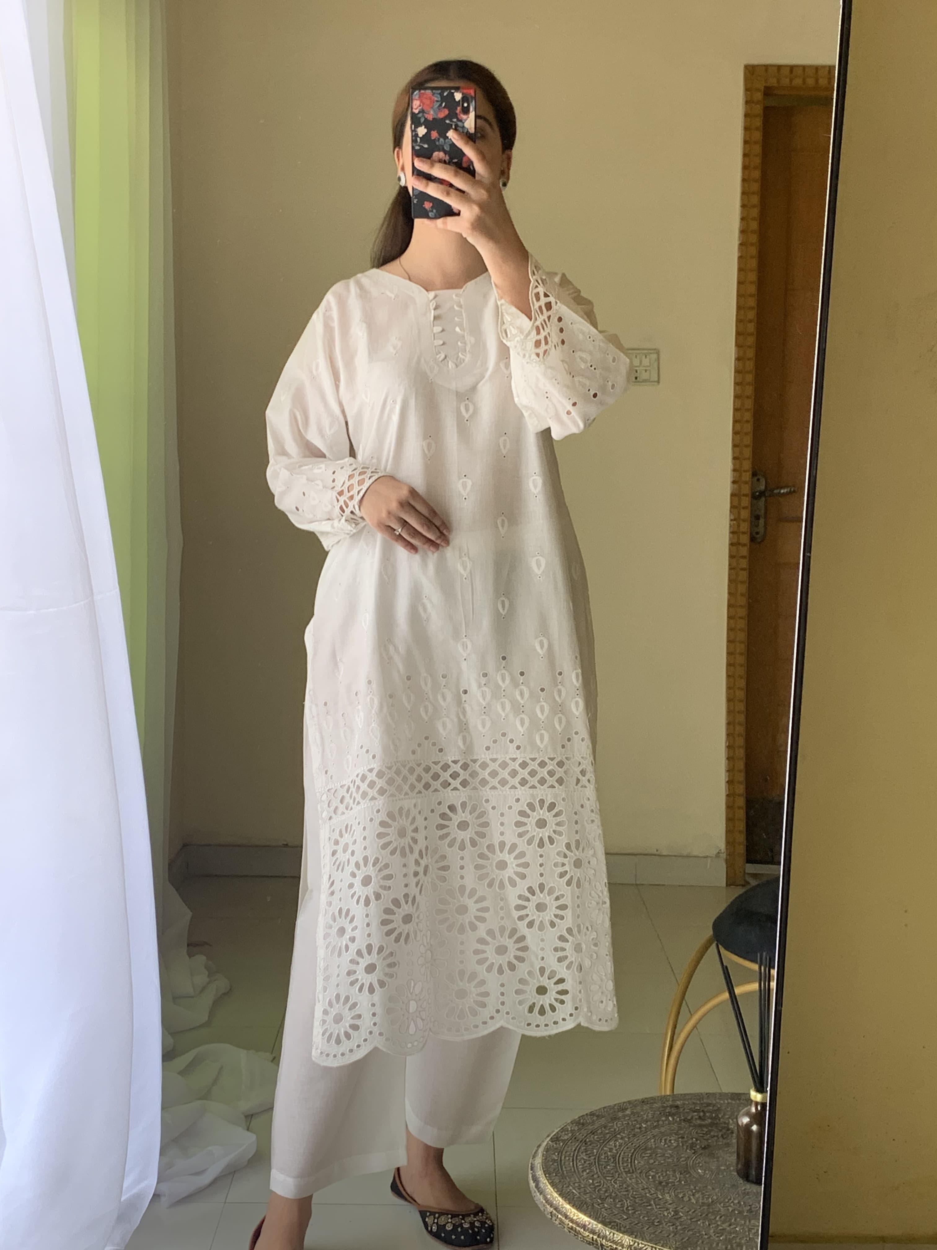 White 2PC - Exclusive Lawn With Fine Stitch Boring Embroidery